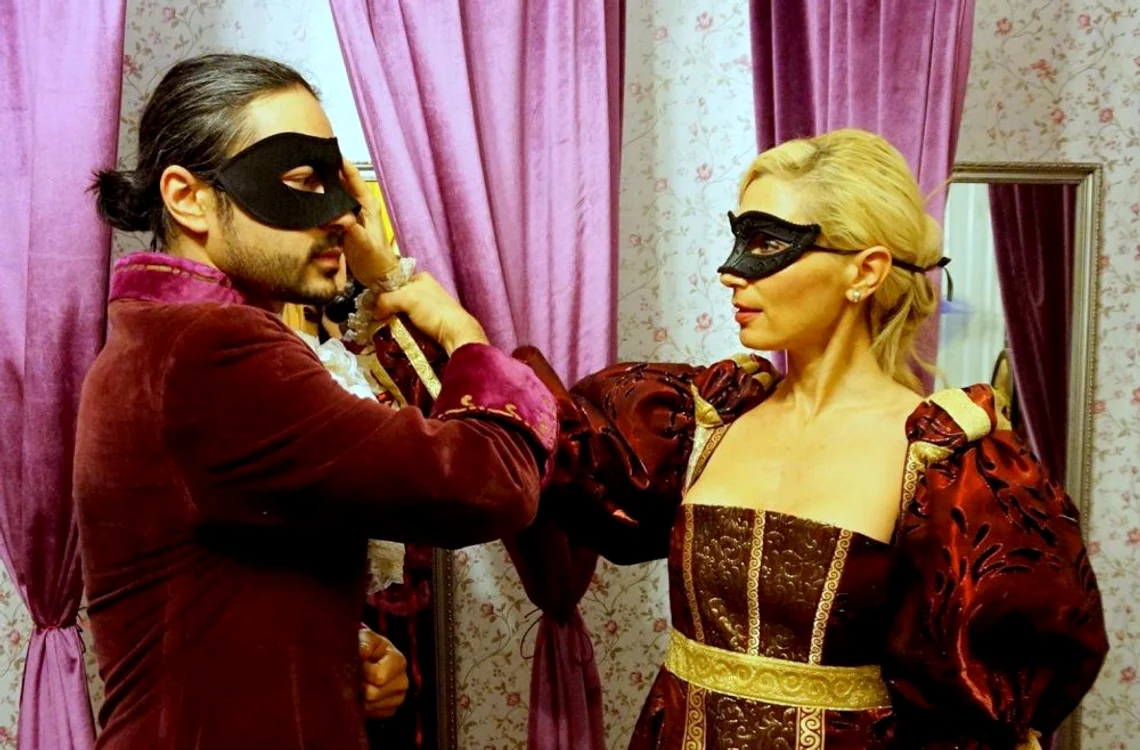 
    Luana Ibacka şi Dragoş Samoil organizează Halloween Masquerade BallFoto: Arhiva personală  