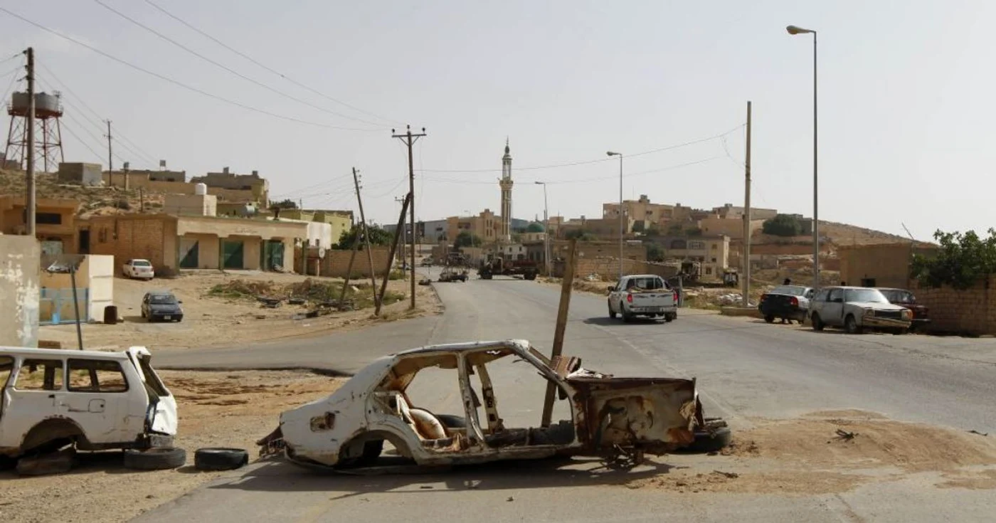 Luptele dintre rebeli şi forţele lui Gaddafi continuă în Libia