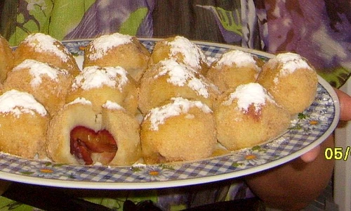 galuste cu prune jpeg