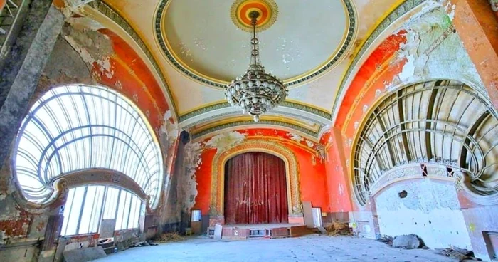 Imagini din interiorul construcţiei Colecţie Cazino Constanta