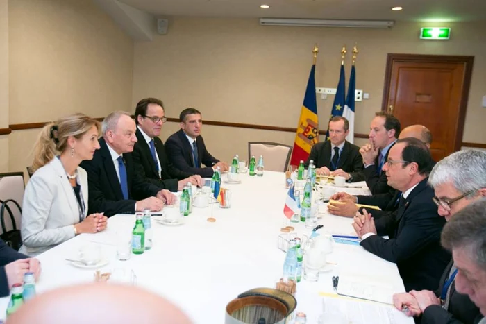 Hollande şi Timofti s-au întâlnit la Riga. FOTO: presedintie.md