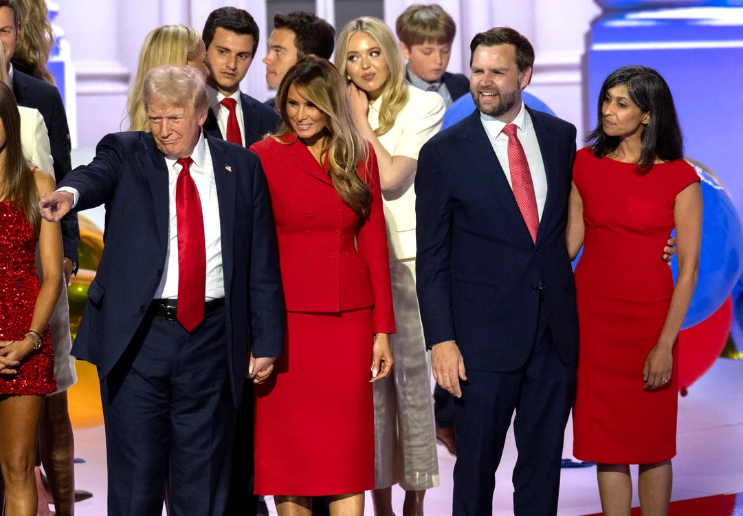 J D  Vance și Usha Vance cu Donald Trump și Melania Trump   profimedia 0890986471 jpg