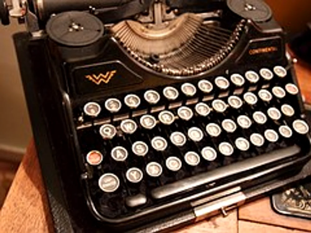Tastatura QWERTY a fost treptat inclusă și la mașinile de scris