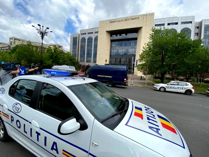 Polițiștii au fost chemați în instanță pentru a returna pensiile primite / Sursa foto: Mediafax