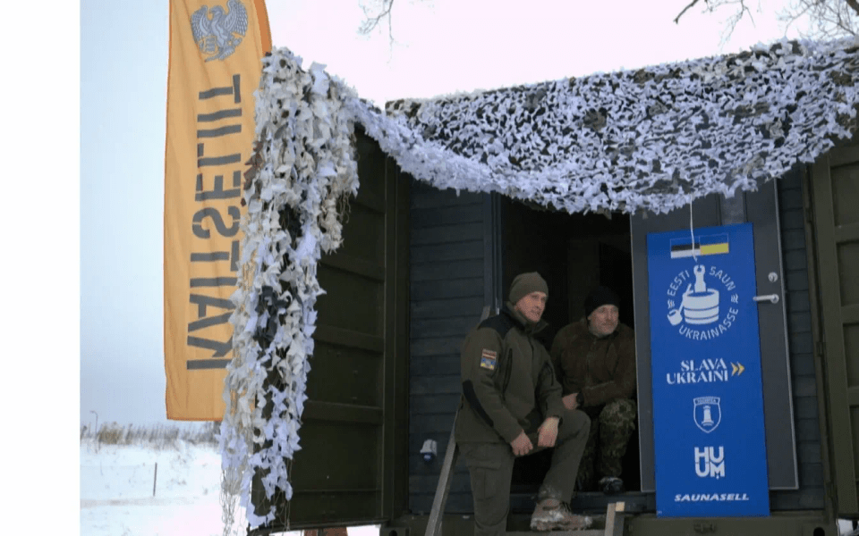 Sprijin neobișnuit pentru Ucraina. Soldații au primit o saună mobilă din partea Estoniei
