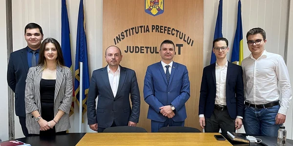 intalnire la prefectura olt cu elevii   foto fb CJE olt jpg