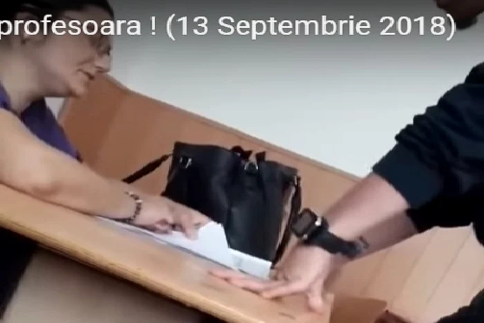 Exmatriculat şi cu dosar penal după ce a ameninţat că-şi bate profesoara nemulţumit de nota primită, Foto: captură video