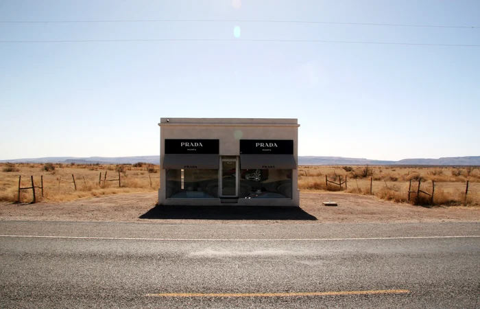 „Magazinul” Prada Marfa a fost inaugurat în 2005 (Foto: Profimedia)