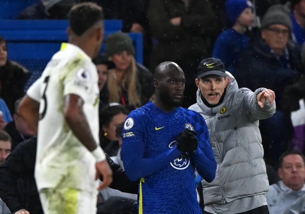 Tuchel îi dă ultimele indicații lui Lukaku (Foto: EPA-EFE)