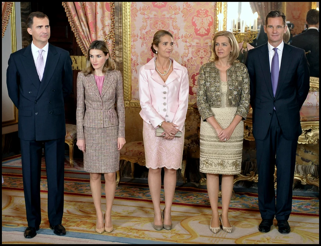 Felipe, Letizia, Infanta Elena, Infanta Cristina, Inaki Urdangarin, în 2011. FOTO: Profimedia