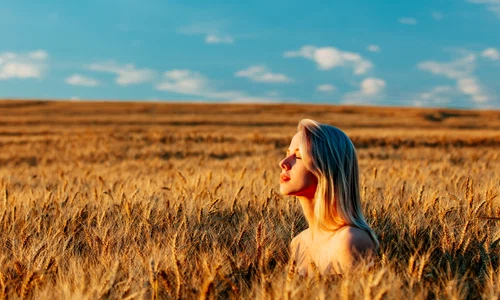 nudistă  foto   Shutterstock jpg