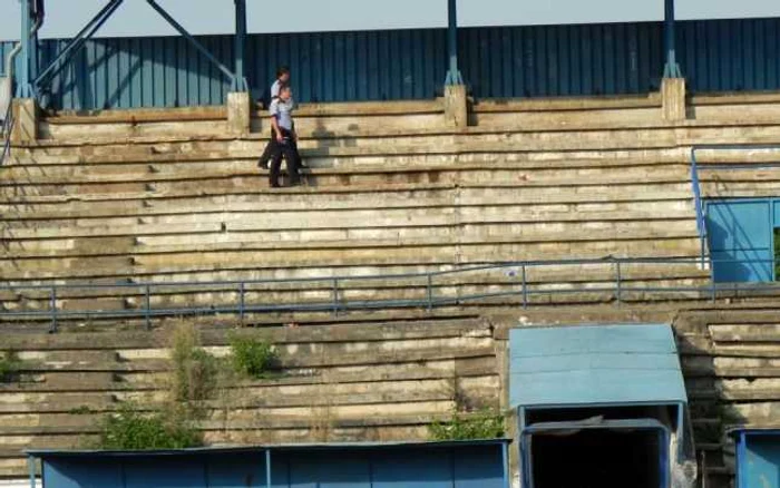 Tânărul a fost găsit spânzurat în incinta stadionului din Cugir. Foto: ziarulunirea.ro