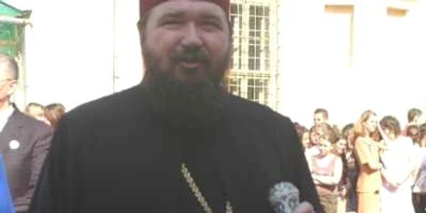 Episcopul Sofronie Drincec trebuie să gestioneze diplomatic problema