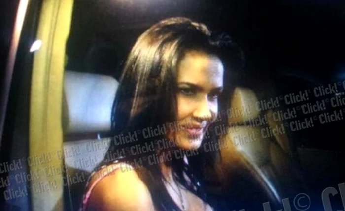 
    Oana Zăvoranu tocmai a părăsit Secţia 12 de Poliţie, din Bucureşti  