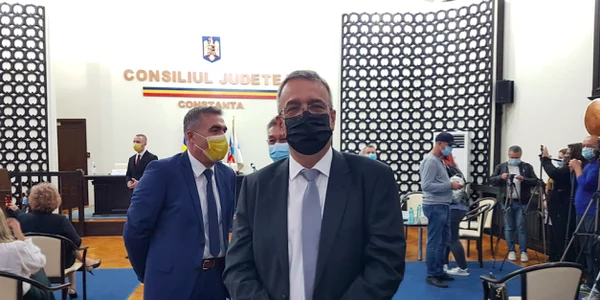 Vergil Chiţac noul primar al Constanţei la învestire Foto Călin Gavrilaş