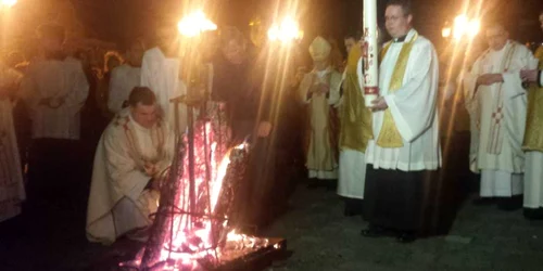 Slujba de înviere Domul catolic din Timişoara FOTO Ştefan Both