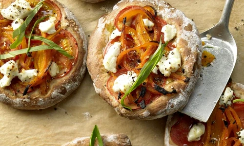mini pizza cu ardei jpeg