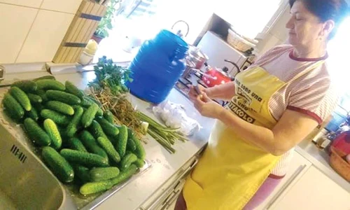 Mama Cristinei  a fost şefă în  bucătărie jpeg