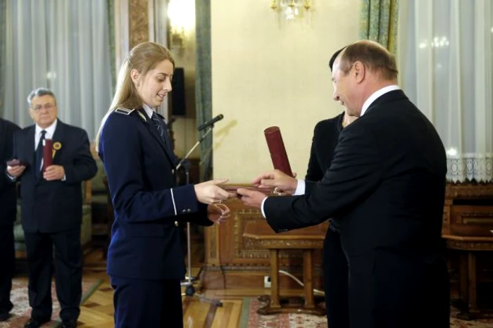 Laura Popescu a fost felicitată şi de preşedintele Traian Băsescu