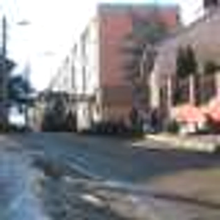 Strada Cuza Vodă a fost închisă din cauza lucrărilor la canalizare