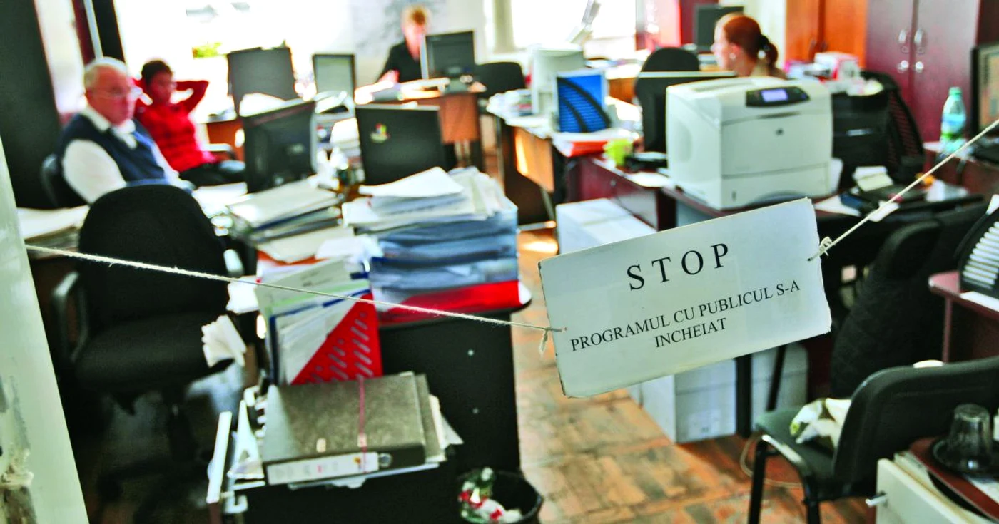 Funcționarii din Primăria Lupeni au probleme salariale