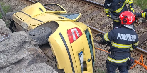 Un accident rutier grav s-a produs pe DN7, în localitatea Racovița, județul Vâlcea. 13 aprilie 2026. FOTO IPJ Vâlcea