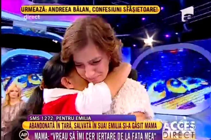 Momentul primei îmbrăţişări dintre Emilia şi mama sa biologică