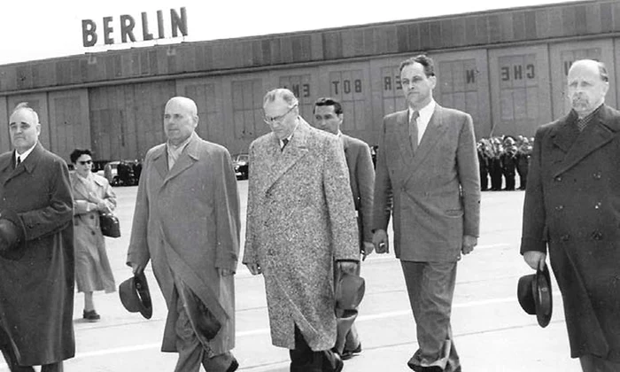 Gheorghiu Dej vizitează Berlinul jpeg