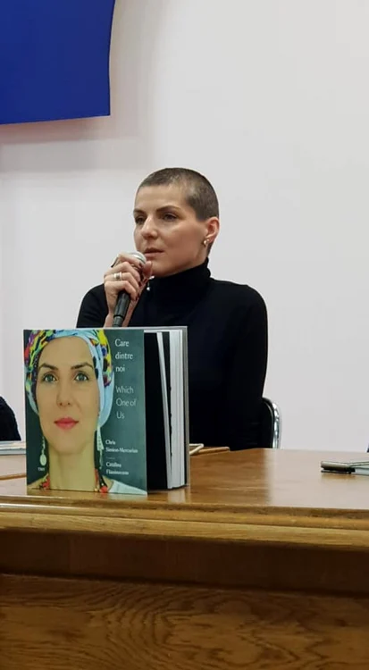Chris Simion-Mercurian, la evenimentul de lansare a volumului „Care dintre noi”, apărut la editura Trei          FOTO: Facebook Editura Trei