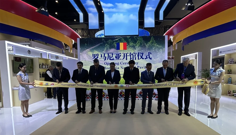 Ministerul Agriculturii urma să trimită șase angajați la o expoziție în China. Ilie Bolojan a înjumătățit delegația. Cu cât s-a redus cheltuiala din bani publici