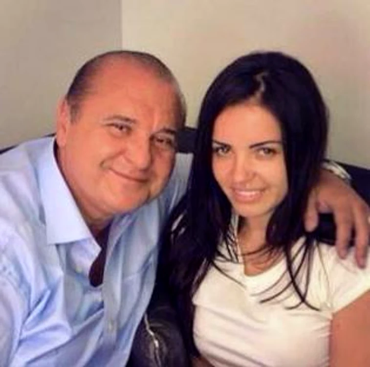 
    Madalina Apostol îşi creşte singură cei doi copiiFoto: Arhivă personală  