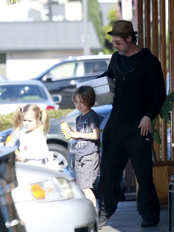 gemeni jolie pitt hepta 2010780 jpeg