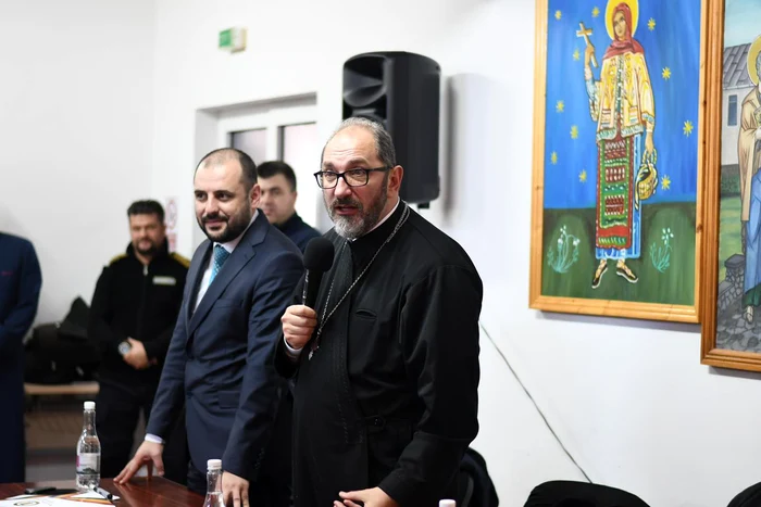 Preotul Necula, prelegere la penitenciar Foto: Penitenciarul Mioveni