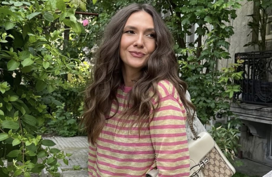 „Îmi plăcea mult să merg cu groparii”. Adela Popescu, detalii neașteptate din copilărie. La ce ritual de înmormântare și-a dorit să participe