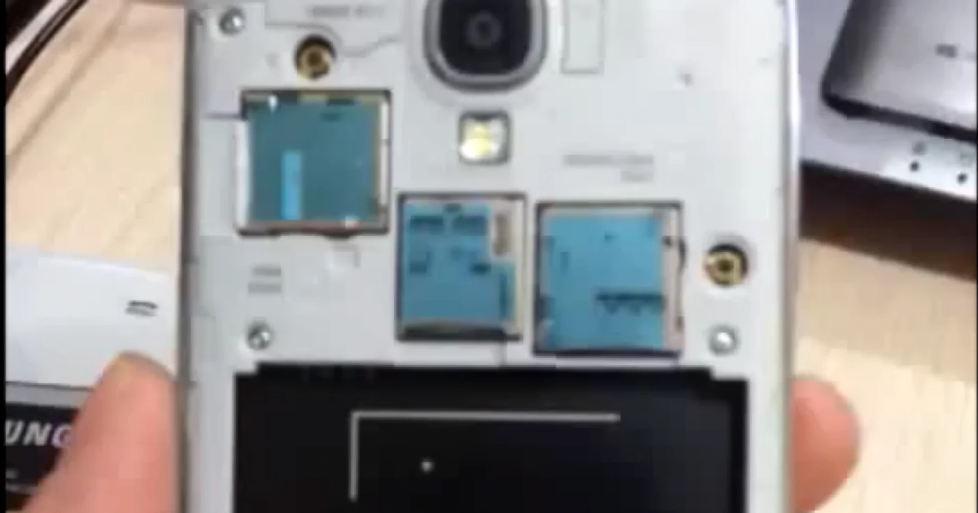 Varianta destinată pieţei chineze va fi dual-sim FOTO Captură Adevărul