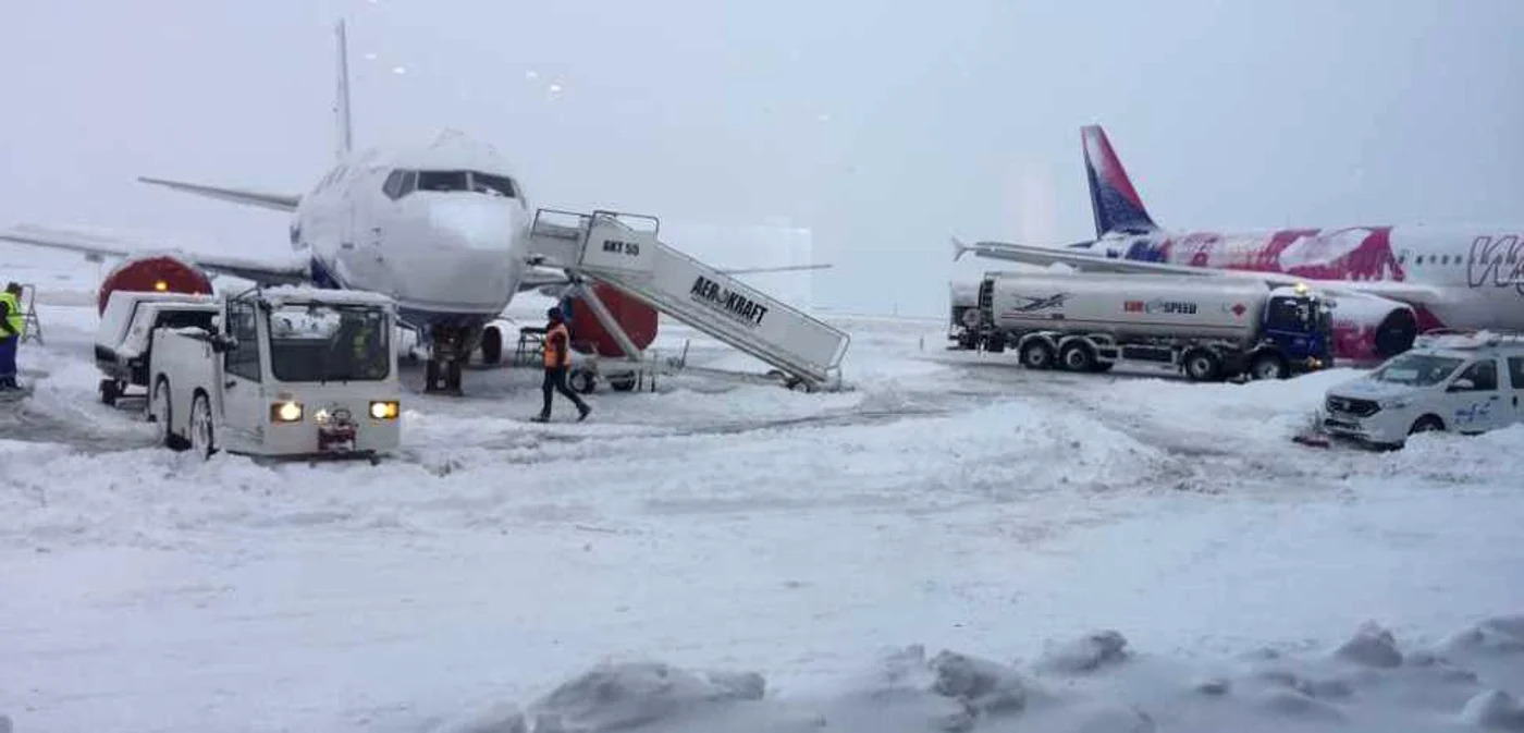 Aeroportul Iaşi sub nămeţi FOTO Arhivă