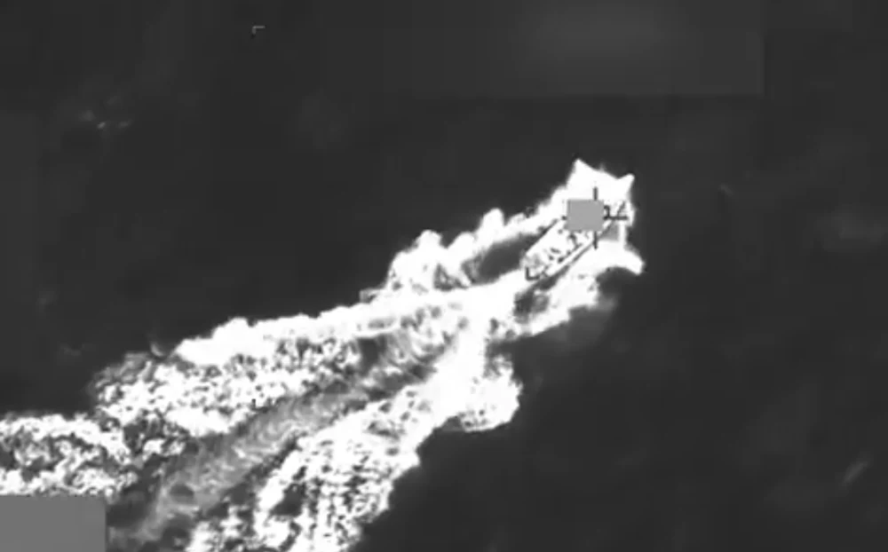 O altă ambarcaţiune cu narcotraficanți a fost aruncată în aer de SUA, în Caraibe. Trei persoane au fost ucise