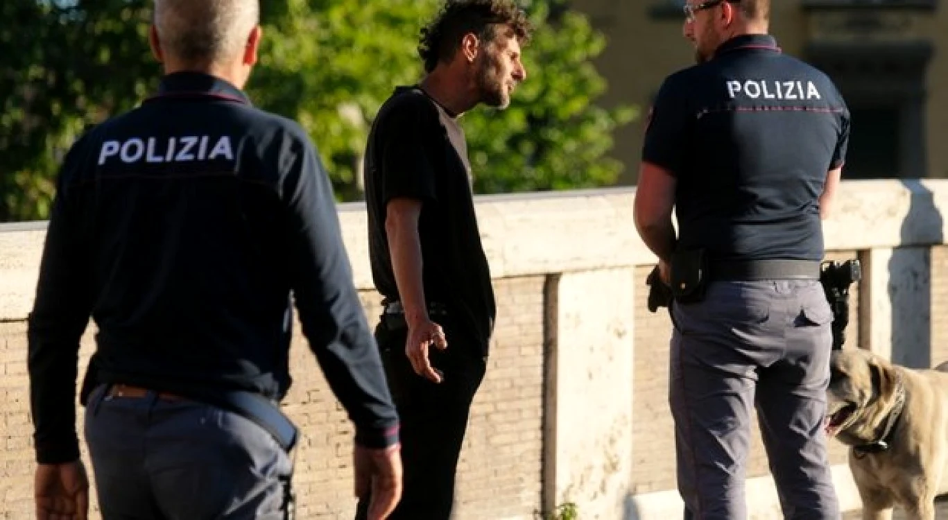 Victima a fost bătută, apoi aruncată în canal FOTO ilmessaggero.it