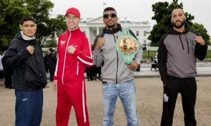 Cei patru boxeri în faţa Casei Albe jpeg