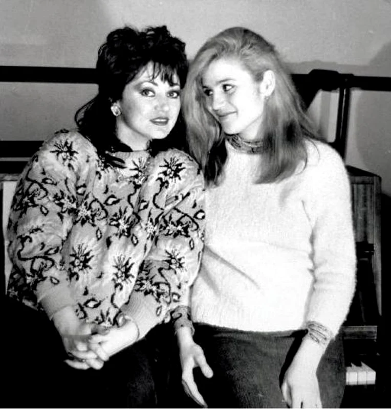 1987 Mihaela Runceanu si Dana Dorian jpeg