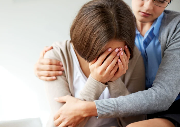 
    Adolescenta a reușit să sune la poliție, după ce s-a baricadat în camera eiFoto: Freepik  