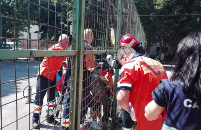 Intervenţia pompierilor a fost dificilă FOTO ISU