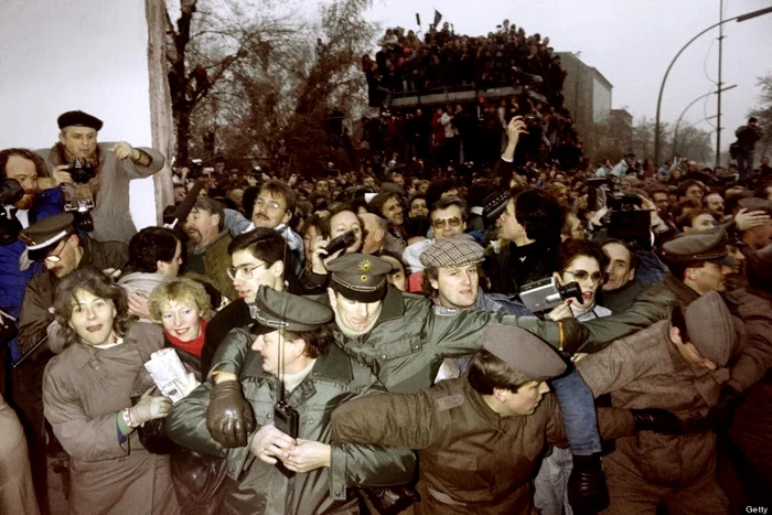 the Fall of the Berlin Wall in 1989 19 jpg jpeg