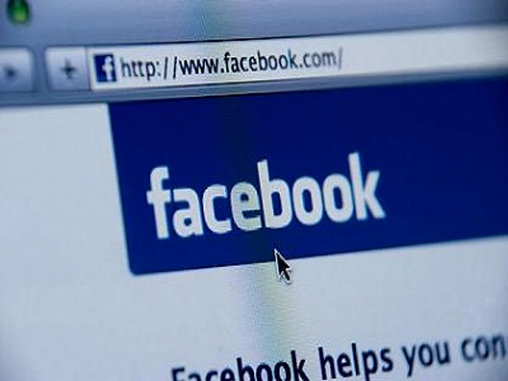 Noua generaţie de adolescenţi nu concepe viaţa fără reţele sociale Foto: muyinternet.com