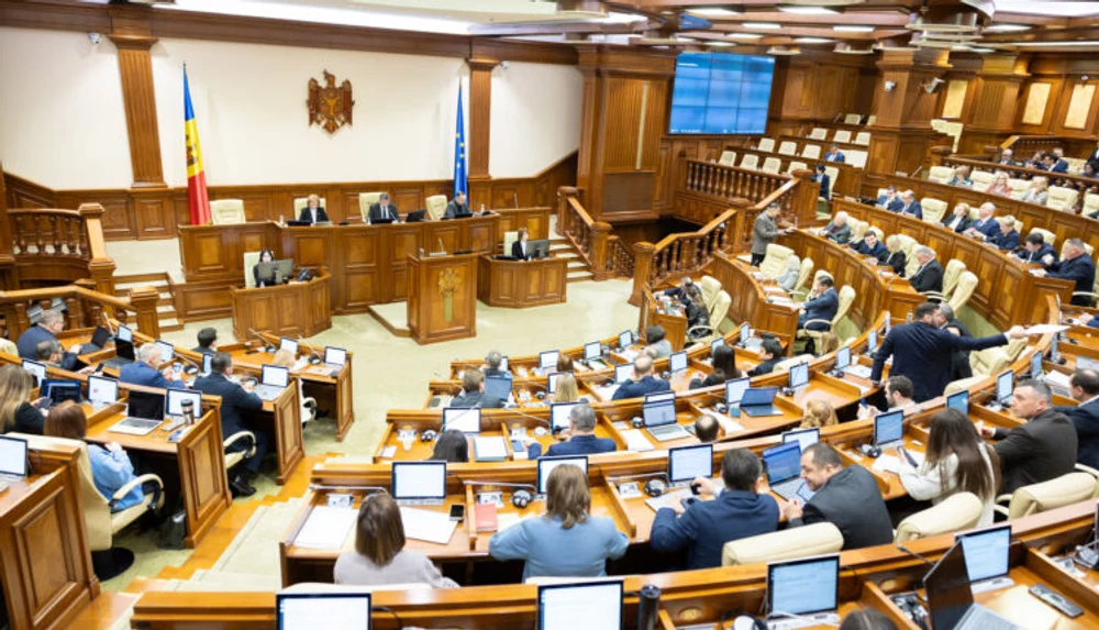 Moment de reculegere în Parlamentul de la Chișinău în memoria antrenorului Mircea Lucescu: ,,Este o legendă”