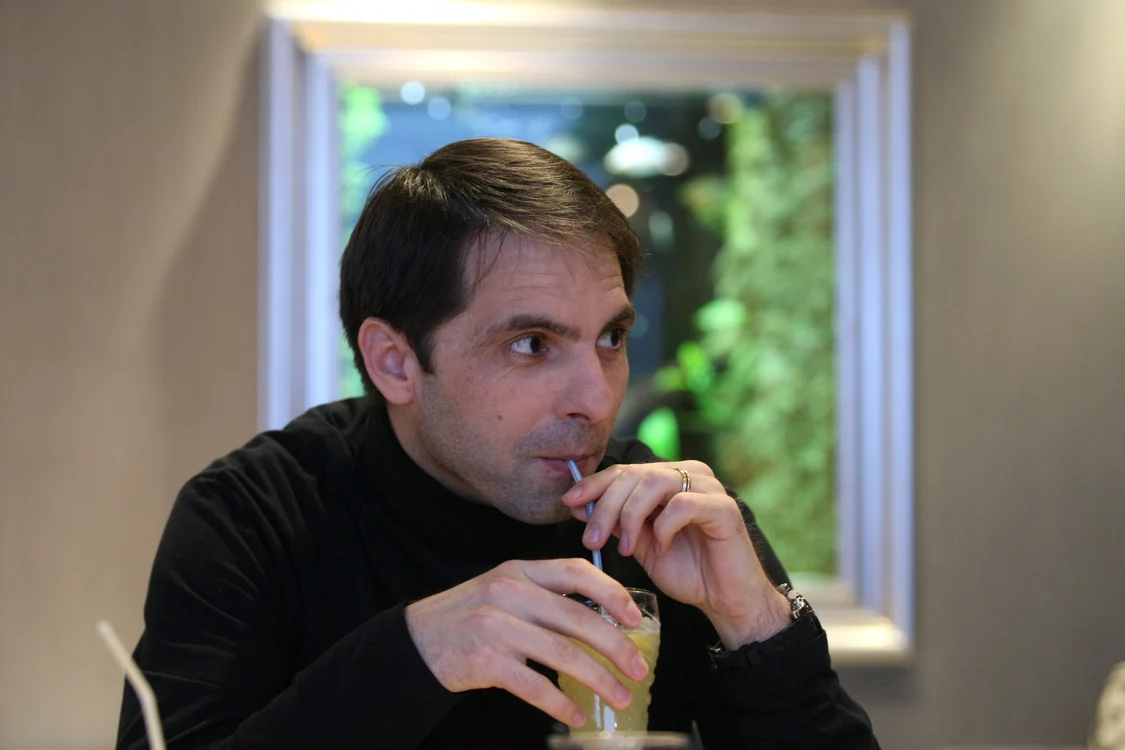 Dan Negru ține la siluetă și reușește să nu se îngrașe niciun gram