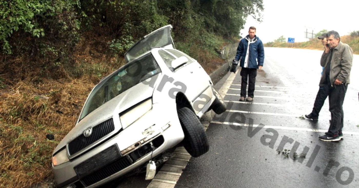 Autoturismul Skoda a fost scăpat de sub control. Foto: D. Guță