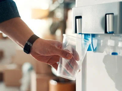 Dozator de apă FOTO Shutterstock