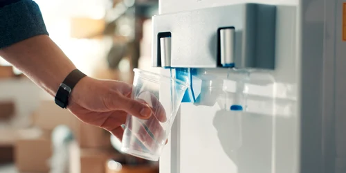 Dozator de apă FOTO Shutterstock