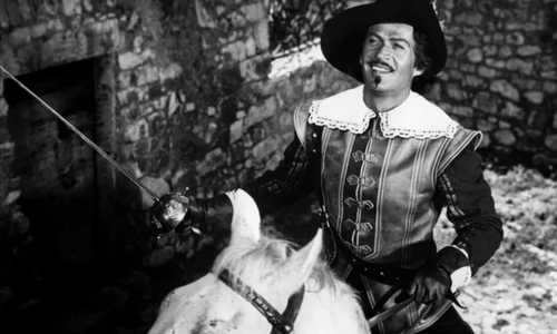 Ştiaţi că urmașul lui d’Artagnan este membru al Senatului francez? Interviu jpeg